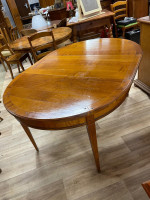/album/galerie-de-photos-05-table-ronde-table-ovale-table-demi-lune-table-abattant/table-xvi-merisier-5-jpeg/